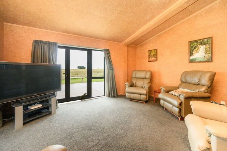 Photo of property in 21 Sutherland Road, Sanson, Palmerston North, 4479