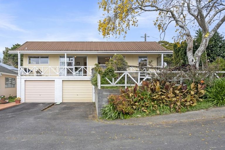 Photo of property in 33 Carrington Street, New Plymouth, 4310