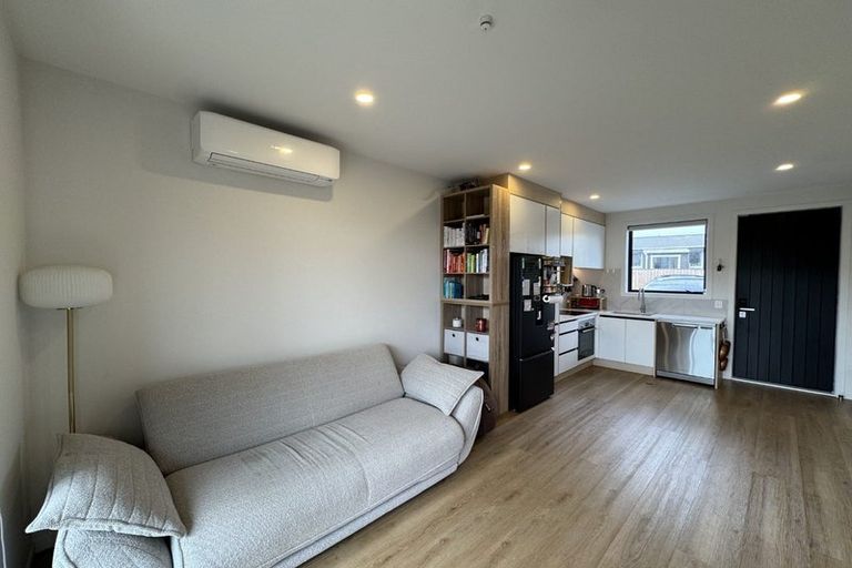 Photo of property in 27d Dawnhaven Drive, Te Atatu Peninsula, Auckland, 0610