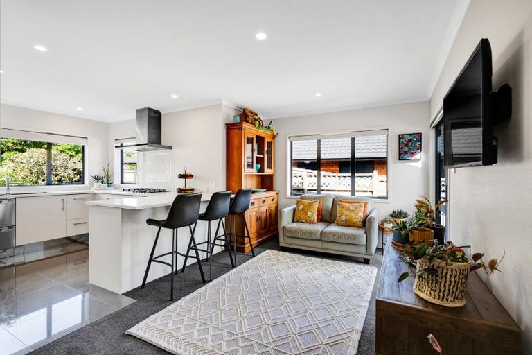 Photo of property in 19 Ashmore Drive, Frankleigh Park, New Plymouth, 4310