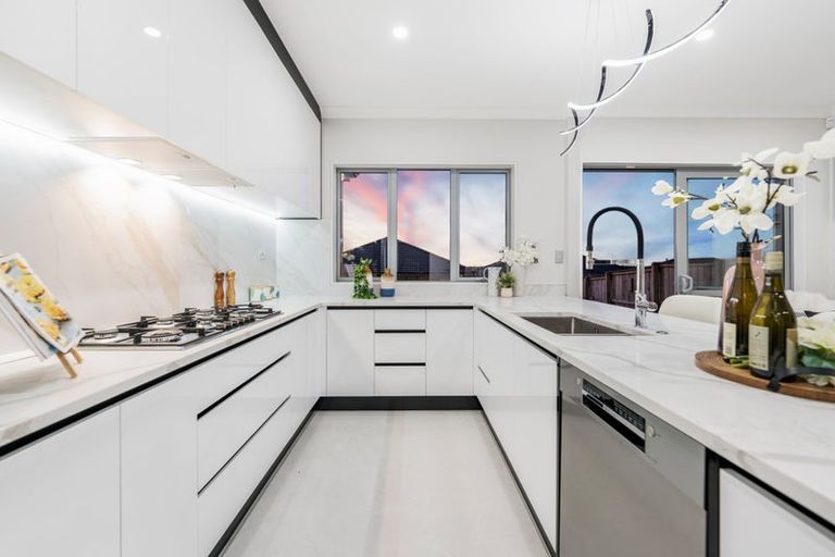 Photo of property in 21 Black Shed Road, Flat Bush, Auckland, 2019