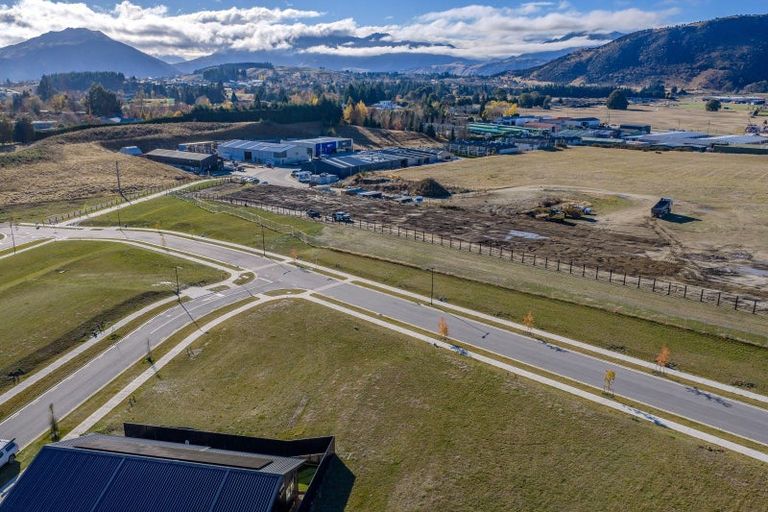 Photo of property in 55 Doug Ledgerwood Drive, Wanaka, 9305