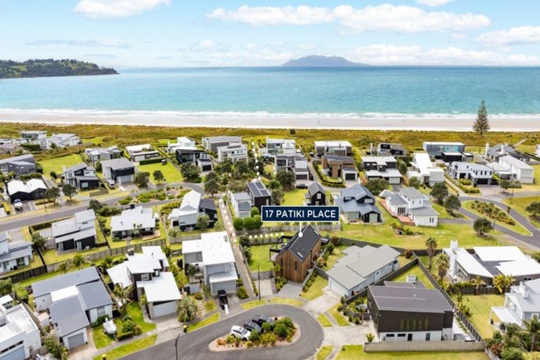 Photo of property in 17 Patiki Place, Omaha, 0986