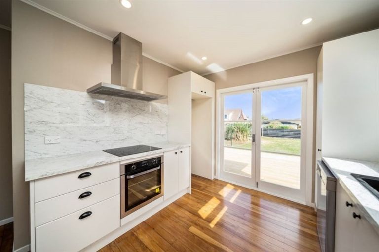 Photo of property in 5 Murray Avenue, Hawera, 4610