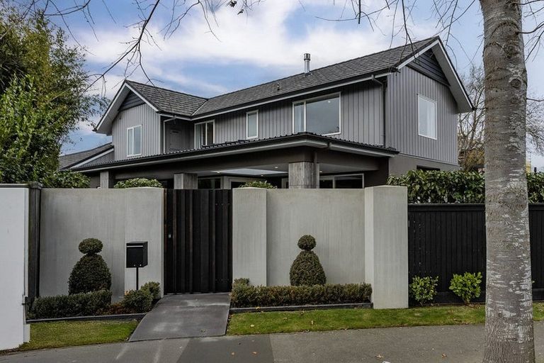 Photo of property in 2 Snowdon Road, Fendalton, Christchurch, 8052
