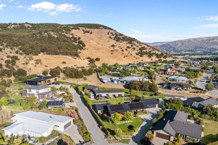 Photo of property in 14 Islington Place, Wanaka, 9305