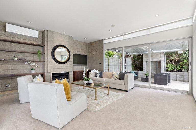 Photo of property in 25 Braemar Road, Castor Bay, Auckland, 0620