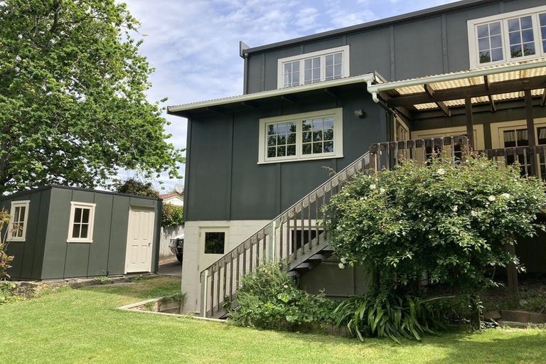 Photo of property in 10a Cassino Street, Bayswater, Auckland, 0622