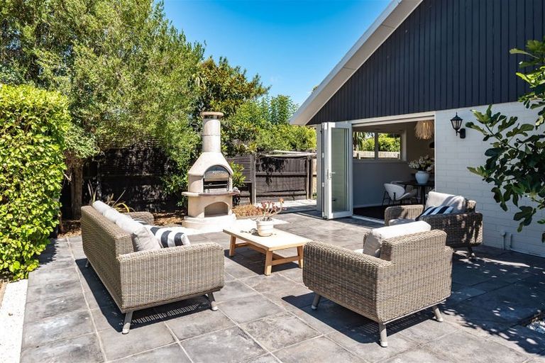 Photo of property in 98 Roberta Drive, Somerfield, Christchurch, 8024