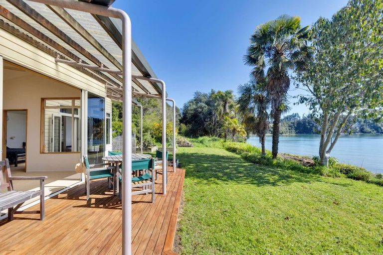 Photo of property in 172 Rangihaeata Road, Rangihaeata, Takaka, 7182