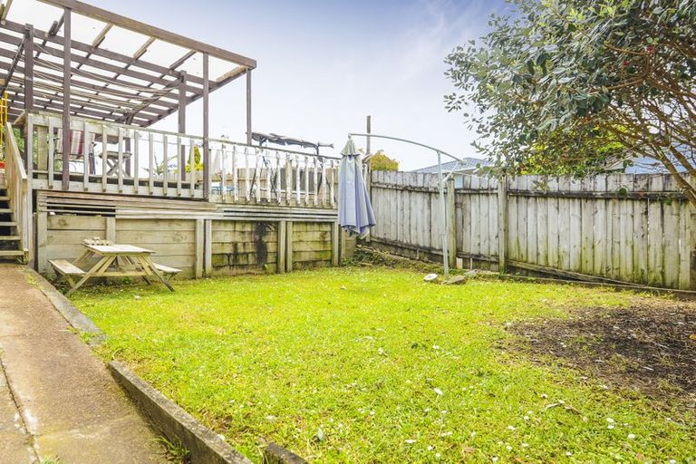 Photo of property in 3/9 Cameron Place, Ranui, Auckland, 0612