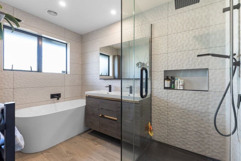 Photo of property in 8 Cleveland Heights, Kelvin Grove, Palmerston North, 4414