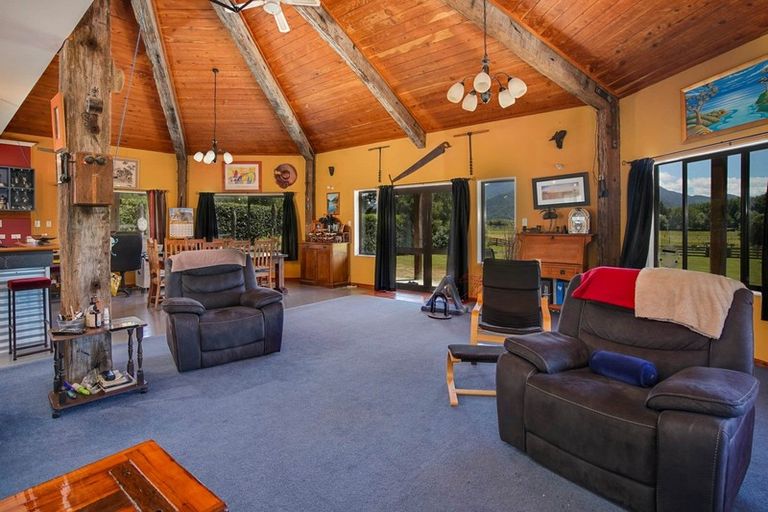 Photo of property in 11 Hotham Street, Murchison, 7007