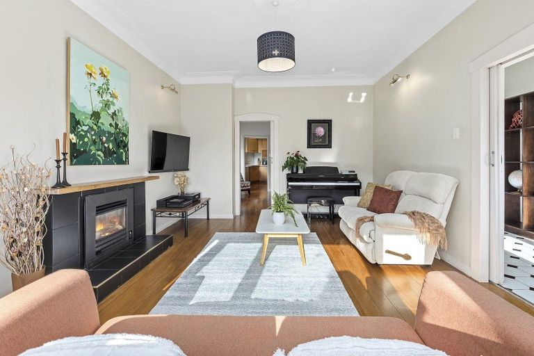 Photo of property in 19 Cavendish Square, Strathmore Park, Wellington, 6022