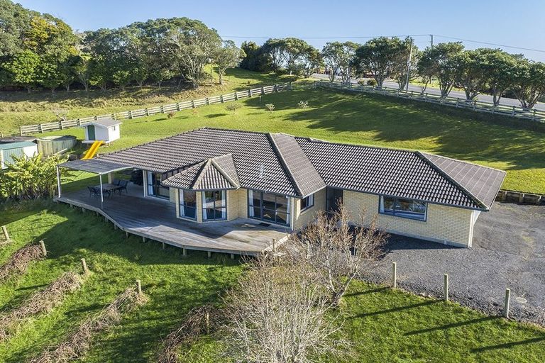 Photo of property in 128 Spur Road, Stillwater, Silverdale, 0993