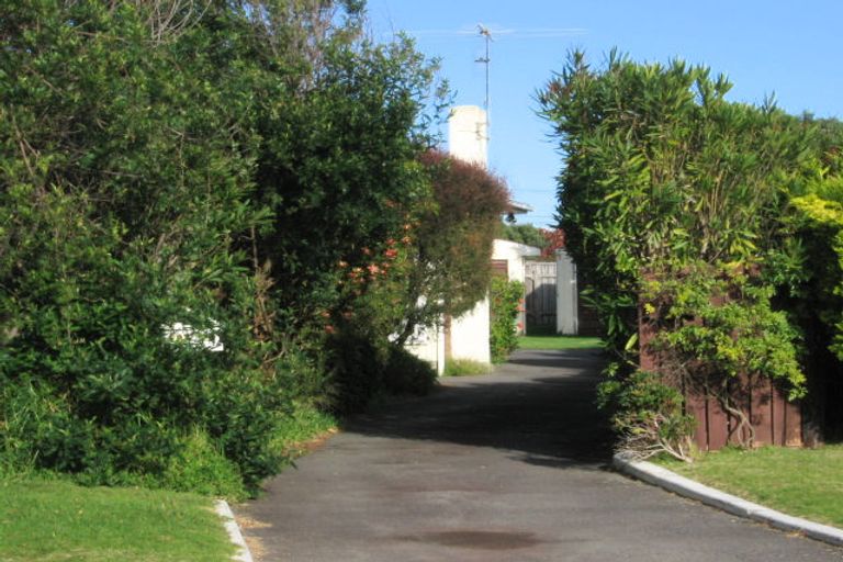 Photo of property in 28 Te Moana Road, Waikanae Beach, Waikanae, 5036