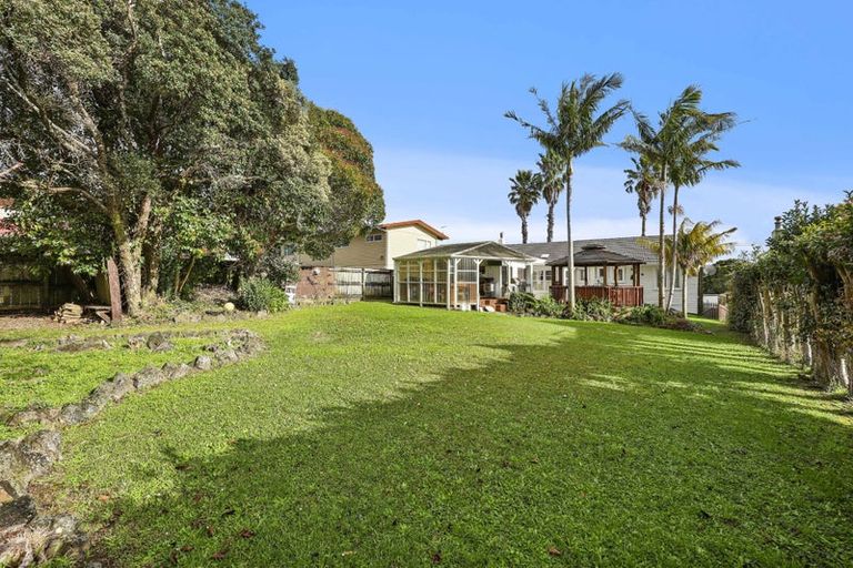 Photo of property in 44 Farquhar Road, Glendene, Auckland, 0602