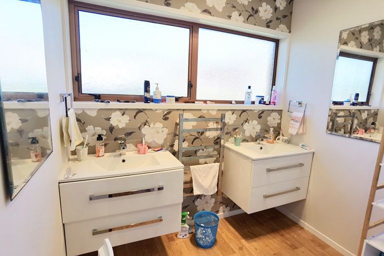 Photo of property in 36 Haseler Crescent, Howick, Auckland, 2014