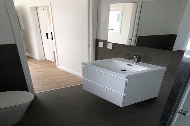 Photo of property in 35 Kowhai Street, Helensville, 0800