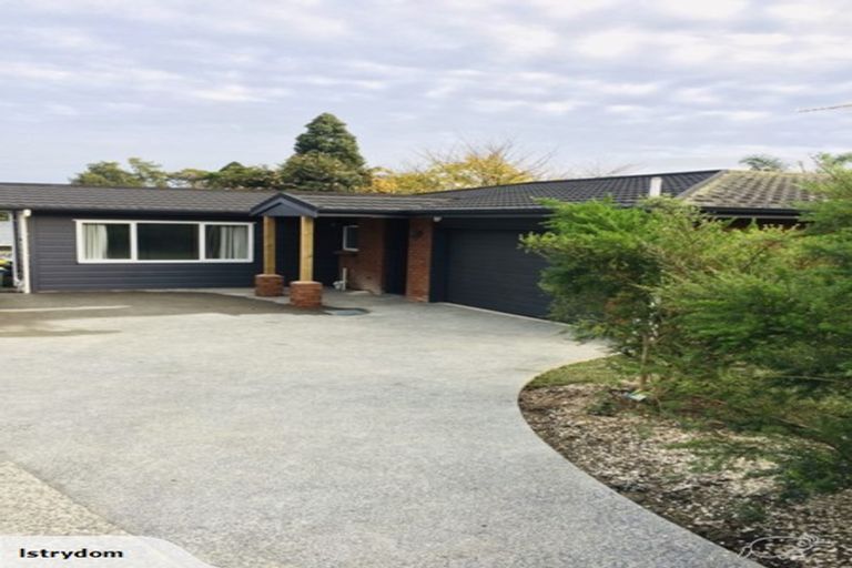 Photo of property in 2/1 Tallington Crescent, Torbay, Auckland, 0630