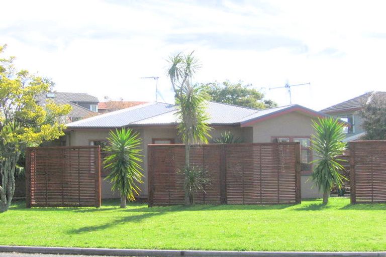 Photo of property in 1 Clyde Street, Mount Maunganui, 3116