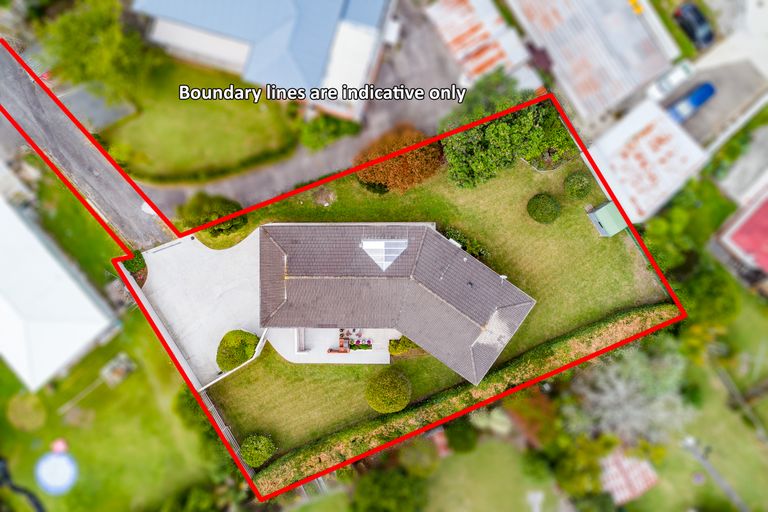 Photo of property in 17 Scanlen Terrace, Kelston, Auckland, 0602