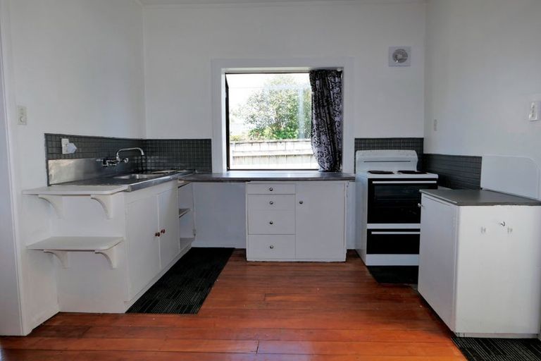 Photo of property in 129 Arawhata Road, Paraparaumu, 5032