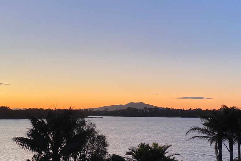 Photo of property in 84 Shakespeare Road, Milford, Auckland, 0620