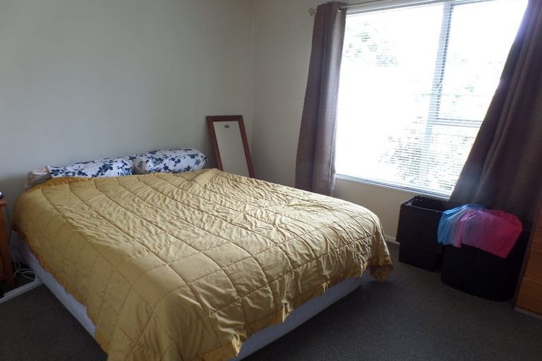 Photo of property in 17 Mckellar Place, Hornby, Christchurch, 8042