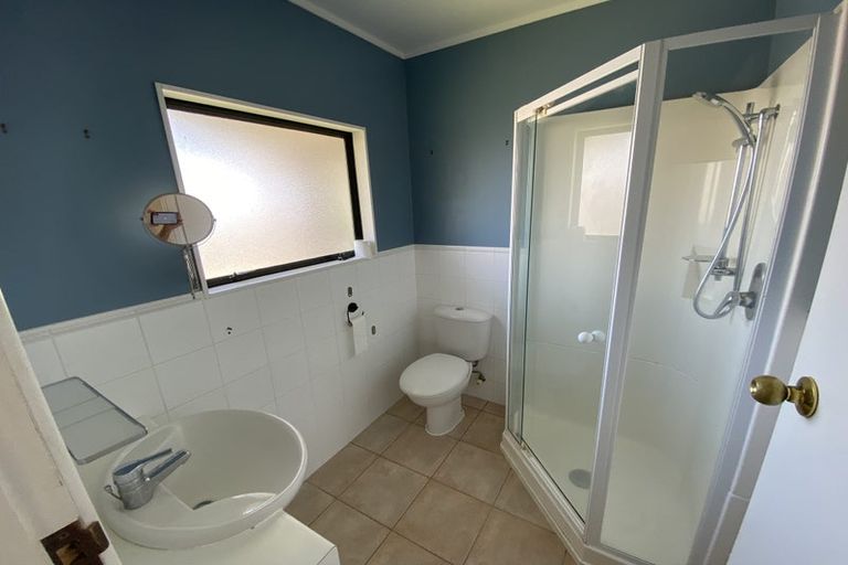 Photo of property in 42 Parkhill Road, Mellons Bay, Auckland, 2014