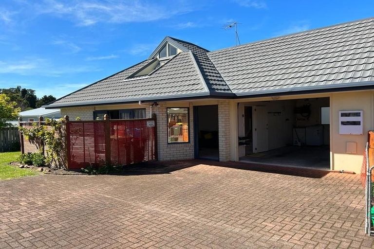 Photo of property in 3/66 Kawaha Point Road, Kawaha Point, Rotorua, 3010