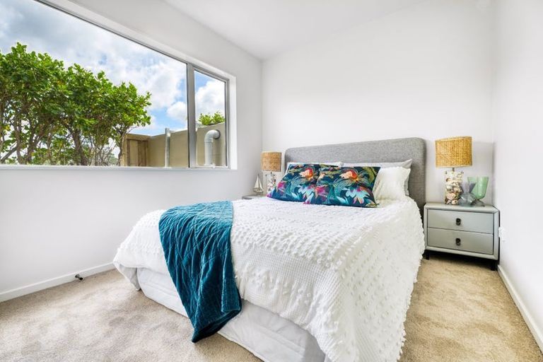 Photo of property in 21c Granville Drive, Massey, Auckland, 0614