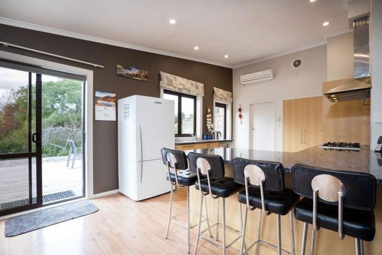 Photo of property in 12 Hillside Crescent, Westown, New Plymouth, 4310