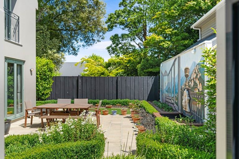 Photo of property in 18a Daresbury Lane, Fendalton, Christchurch, 8014