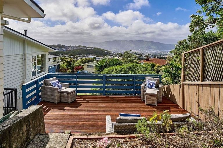 Photo of property in 68 Acacia Avenue, Maungaraki, Lower Hutt, 5010