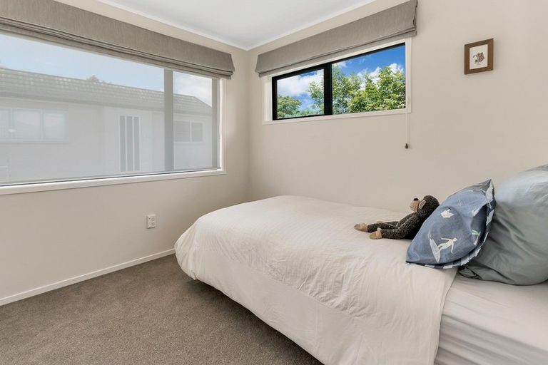 Photo of property in 2/41 Wright Road, Point Chevalier, Auckland, 1022