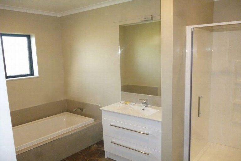 Photo of property in 379 Waihi Road, Normanby, Hawera, 4614