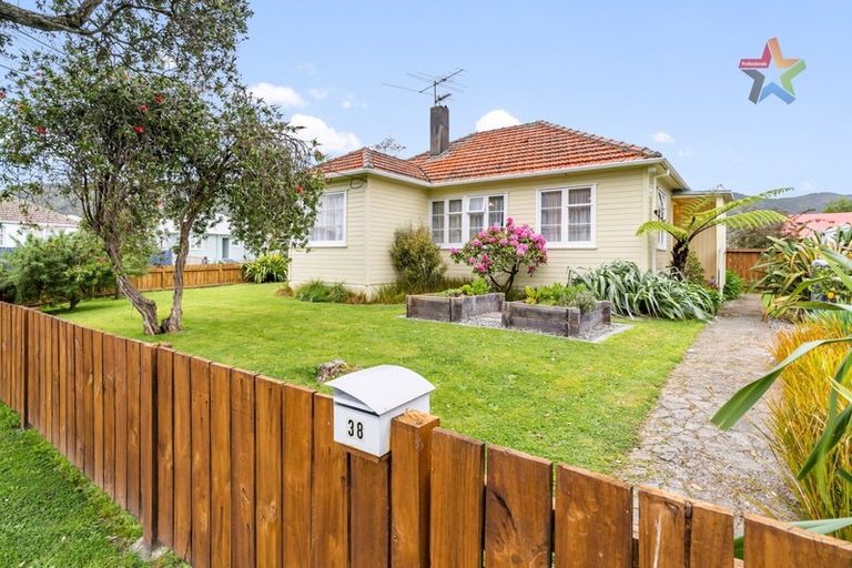 Photo of property in 38 Hunter Street, Taita, Lower Hutt, 5011