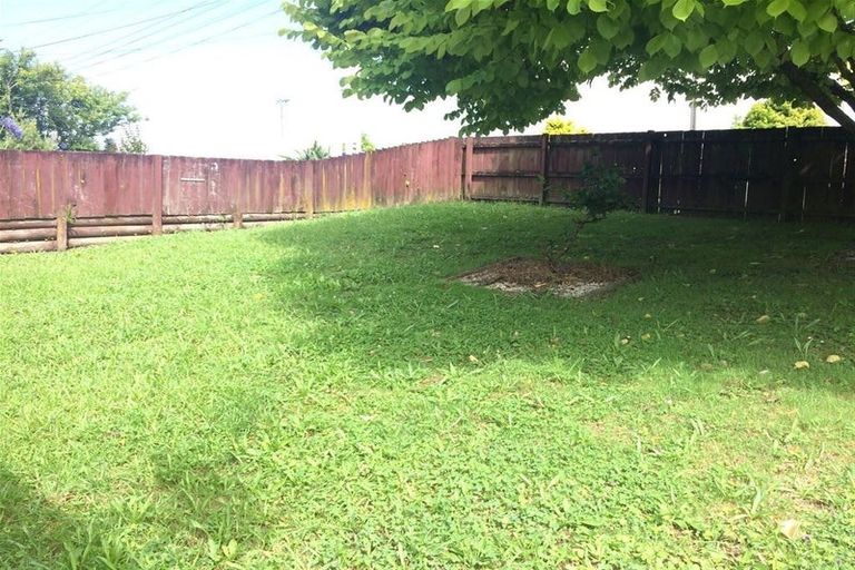 Photo of property in 1/62 Titirangi Road, New Lynn, Auckland, 0600