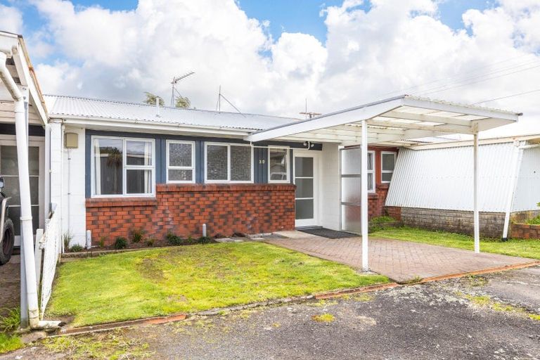 Photo of property in 7/289 Carrington Street, Vogeltown, New Plymouth, 4310