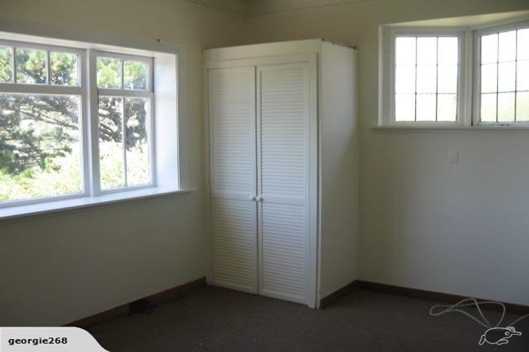 Photo of property in 54 Maupuia Road, Maupuia, Wellington, 6022