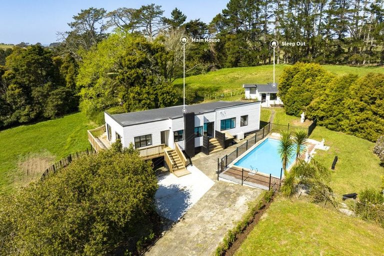 Photo of property in 65 Annett Road, Kumeu, 0891