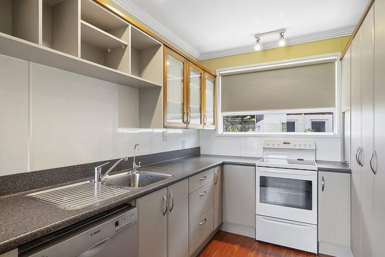 Photo of property in 16c Te Mete Terrace, Merrilands, New Plymouth, 4312