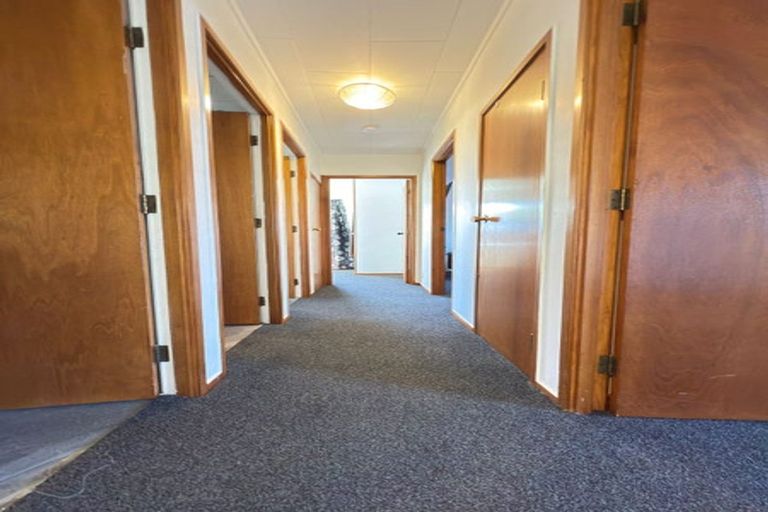 Photo of property in 15 Kereru Place, Half Moon Bay, Auckland, 2012