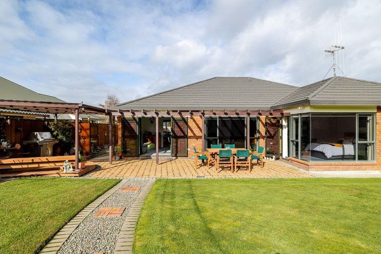 Photo of property in 62 Royal Oak Drive, Kelvin Grove, Palmerston North, 4414