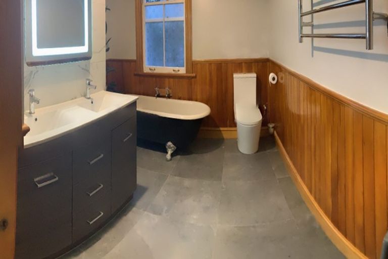 Photo of property in 6 William Bond Street, Stanley Point, Auckland, 0624