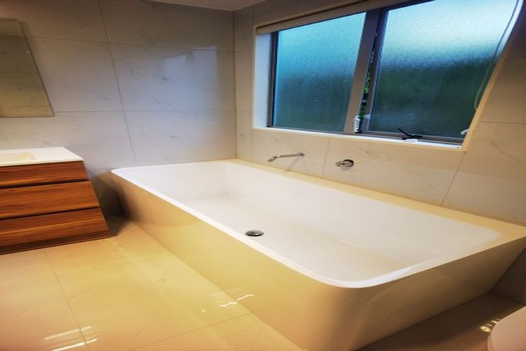 Photo of property in 17 Mercury Lane, Windsor Park, Auckland, 0632