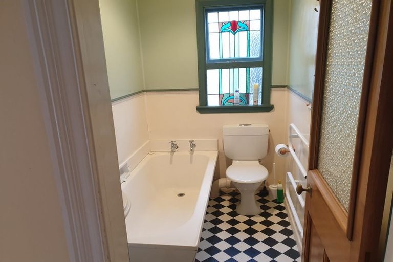 Photo of property in 90 Roxburgh Street, Mount Victoria, Wellington, 6011