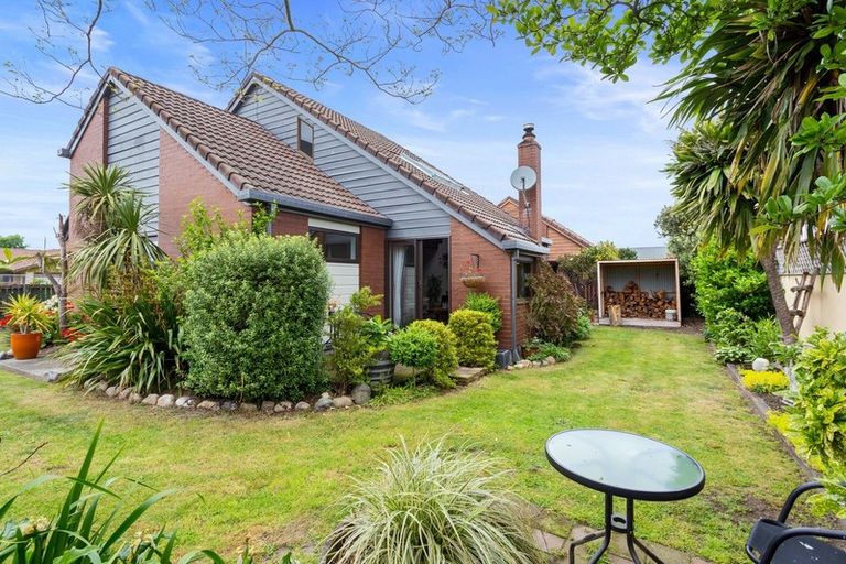 Photo of property in 2 Kowai Place, Amberley, 7410