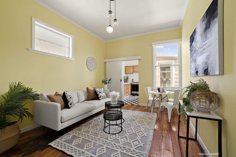 Photo of property in 164 Clyde Street, Island Bay, Wellington, 6023